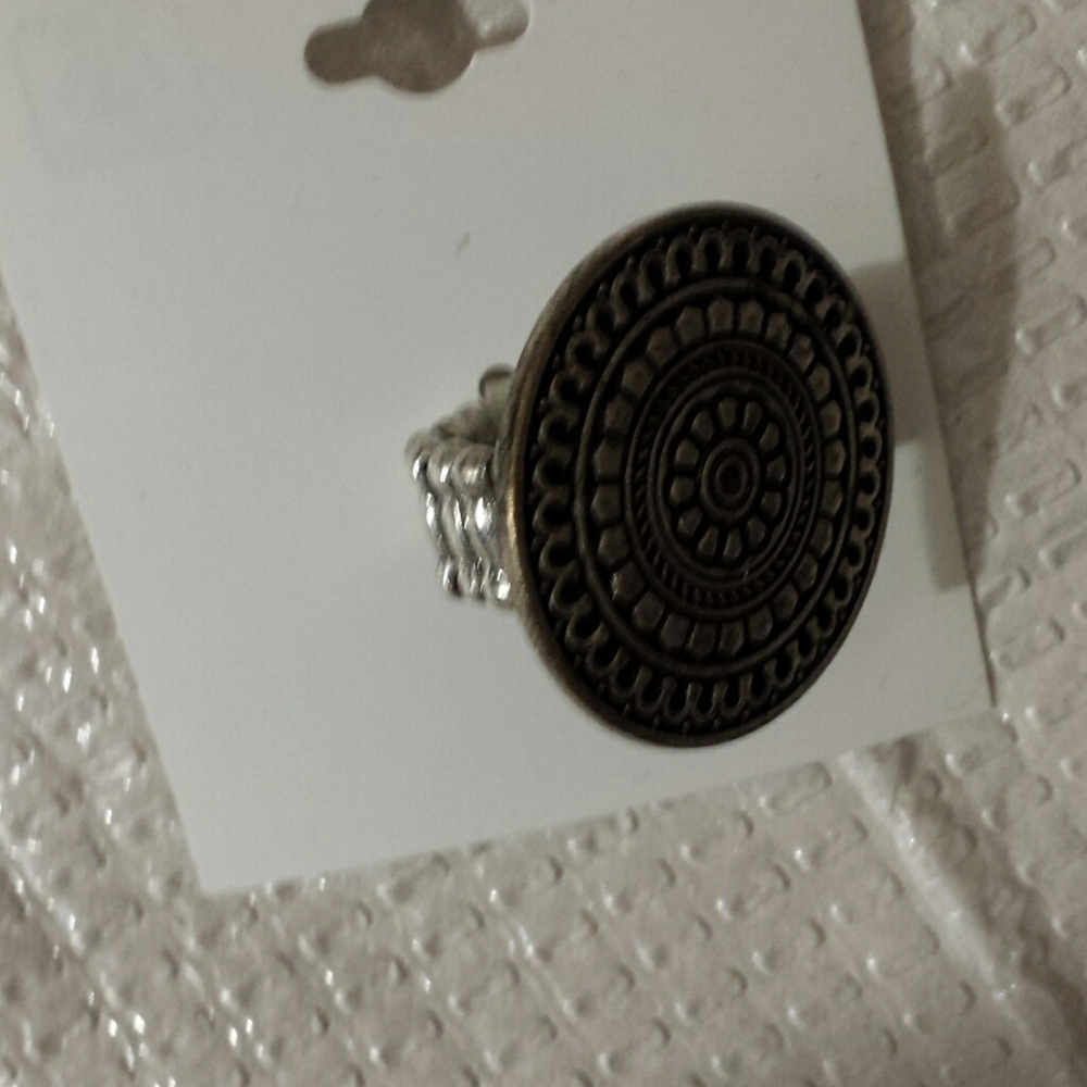 chic ring - Picture 2 of 3